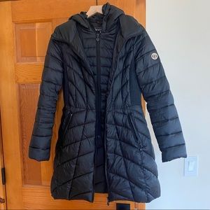 Bernardo Packable Hooded Puffer Jacket